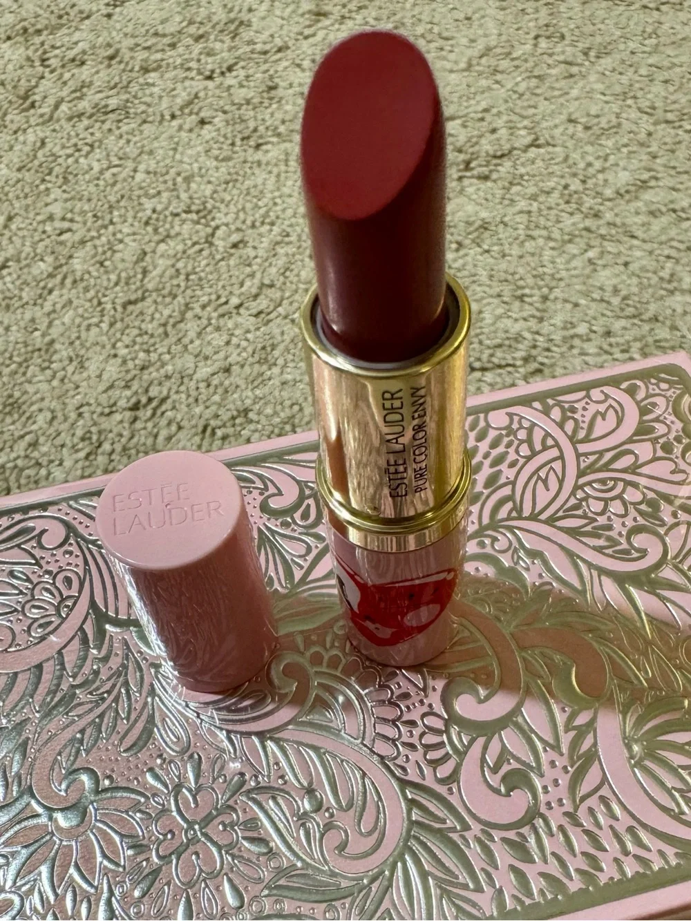 Estée Lauder Pure Color Envy Lipstick in Color 420 Rebellious Rose